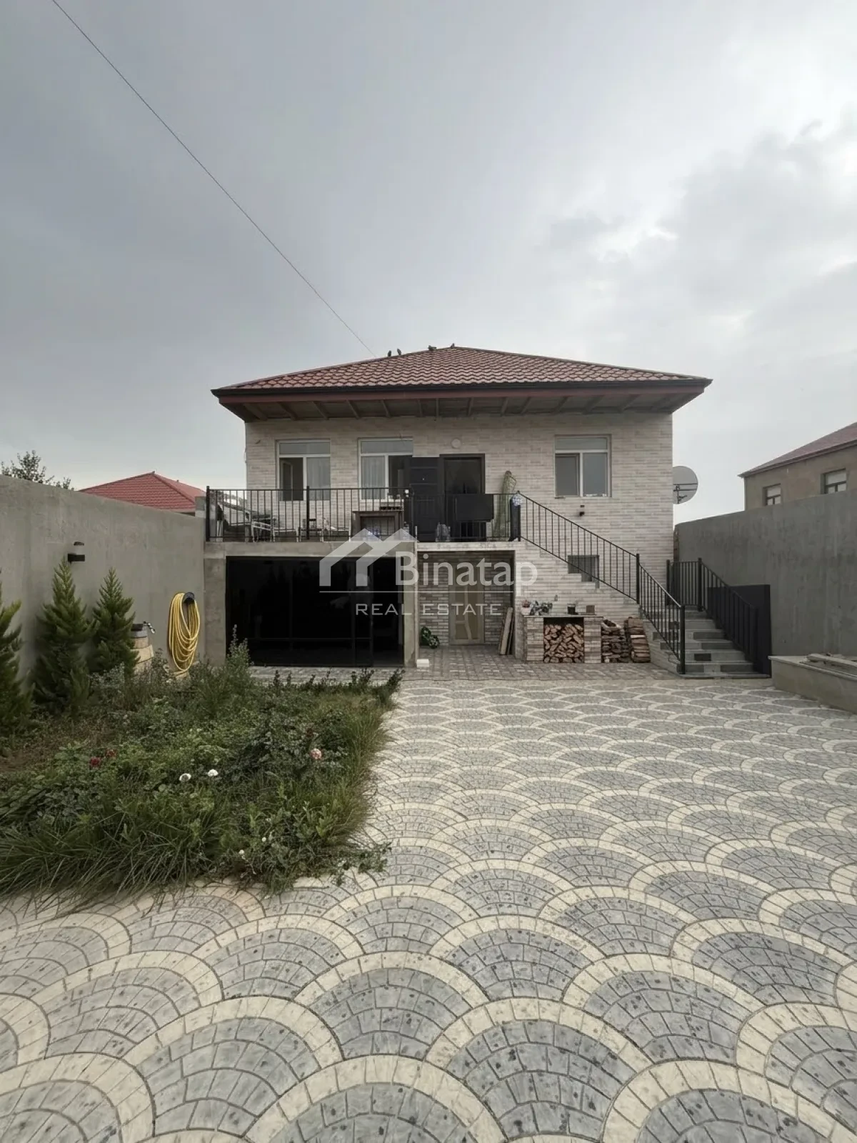 Satılır 6 otaqlı həyət evi / bağ evi 200 m², Binəqədi rayonu — Bakı