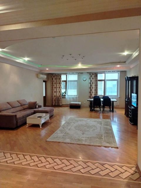 İcarəyə verilir 3 otaqlı yeni tikili 140 m² — Bakı