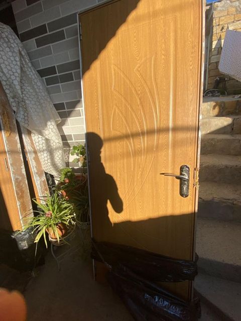 Otağ qapısı. Hündürlüyü 205 sm Eni 76 sm 2 ədəd var. 1i 40 Azn — 40 ₼ · Xırdalan · Pəncərələr, qapılar, balkonlar Otağ qapısı. Hündürlüyü 205 sm Eni 76 sm 2 ədəd var. 1i 40 Azn — Xırdalan