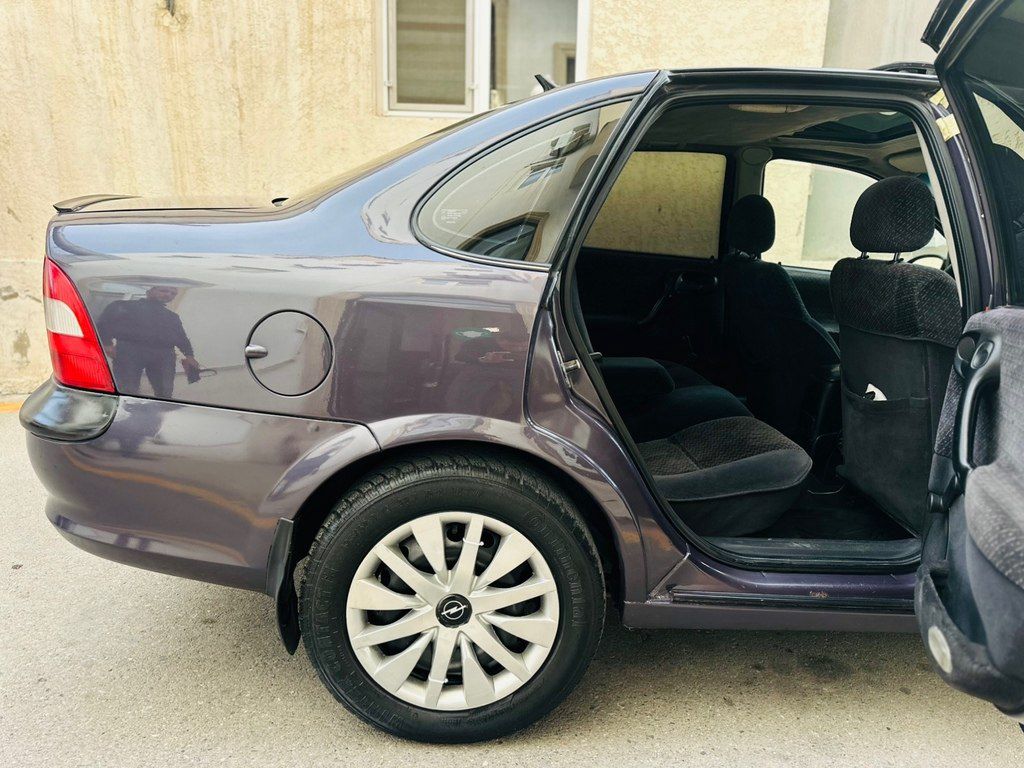 Opel Vectra, 1.8 L, 1996 il, 245 000 km 77-CB-281 — Avtomobillər, Sumqayıt (11)