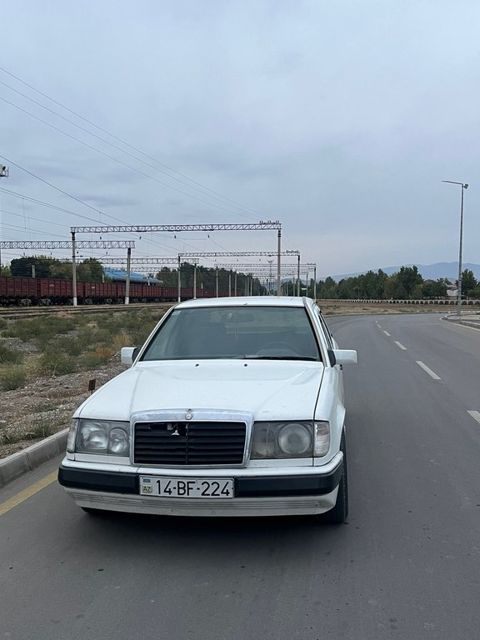 Mercedes 200 D, 2.0 L, 1992 il, 352 000 km — 5 800 ₼ · Şərur · Avtomobillər Mercedes 200 D, 2.0 L, 1992 il, 352 000 km — Şərur