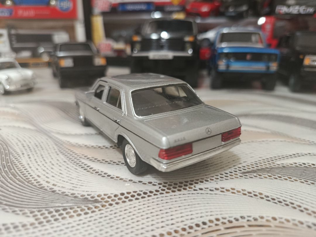 Mercedes-Benz E-Class 230E.Welly.1/36 modeli — Kolleksiyalar, Bakı (2)