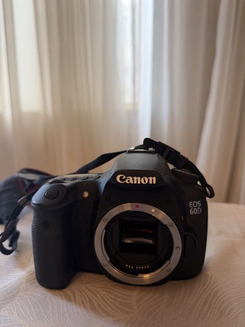 Fotoaparat Canon EOS 60D — Bakı