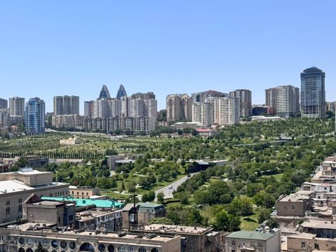 3-otaqlı yeni tikili, Salatın Əsgərova küç., 175 m² — Bakı