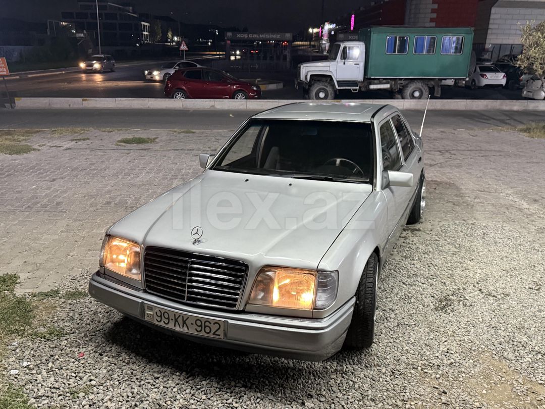 1993 Mercedes-Benz E 200, 1993, 70 km 90-UE-527 — Avtomobillər, Bakı (6)