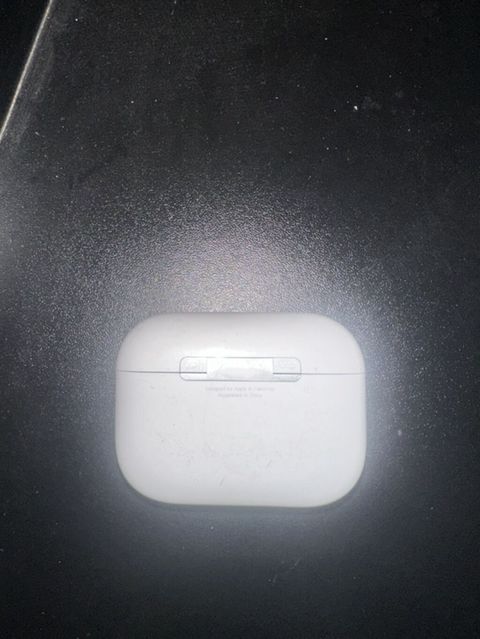 Tam arginaldi 649m alinib satilir Məhsul: Apple AirPods — 250 ₼ · Bakı · Qulaqcıqlar Tam arginaldi 649m alinib satilir Məhsul: Apple AirPods — Bakı