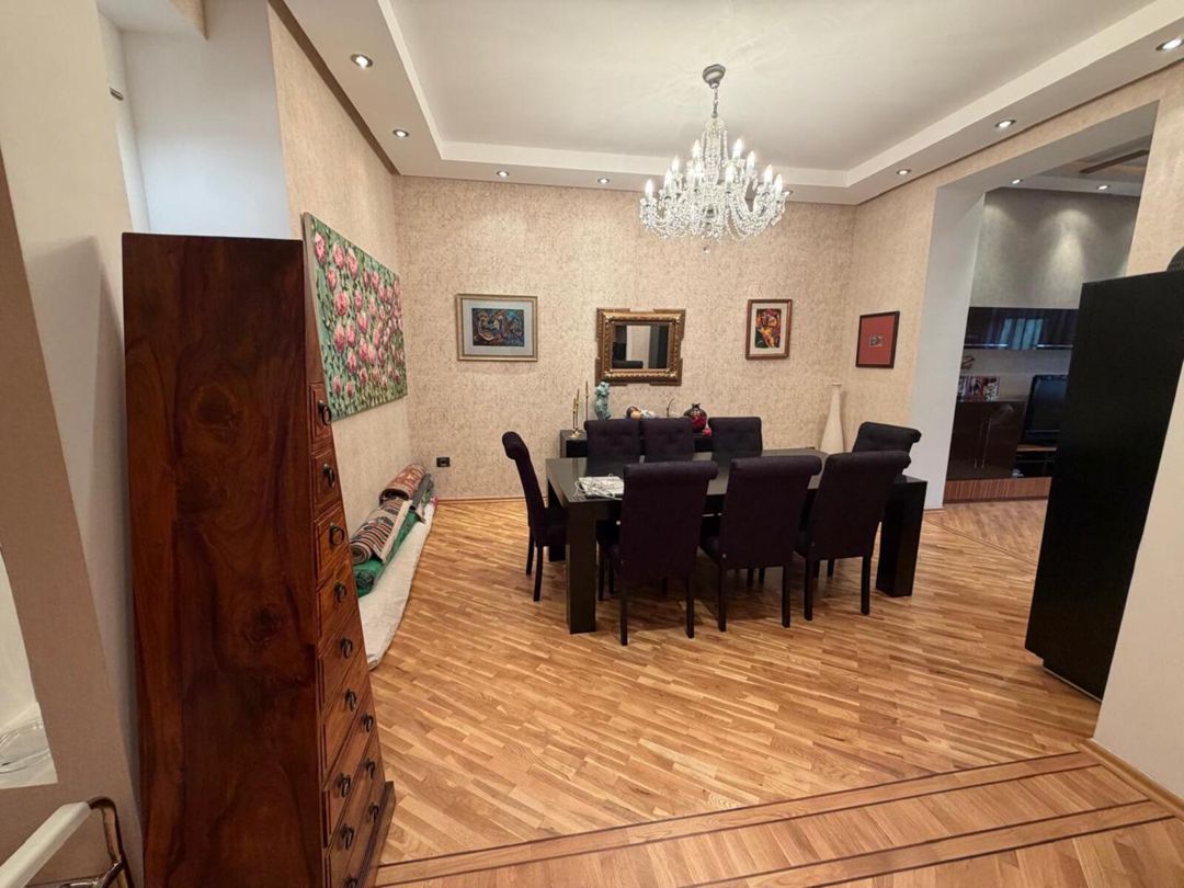 Satılır 6 otaqlı köhnə tikili 150 m² — Mənzil, Bakı (5)
