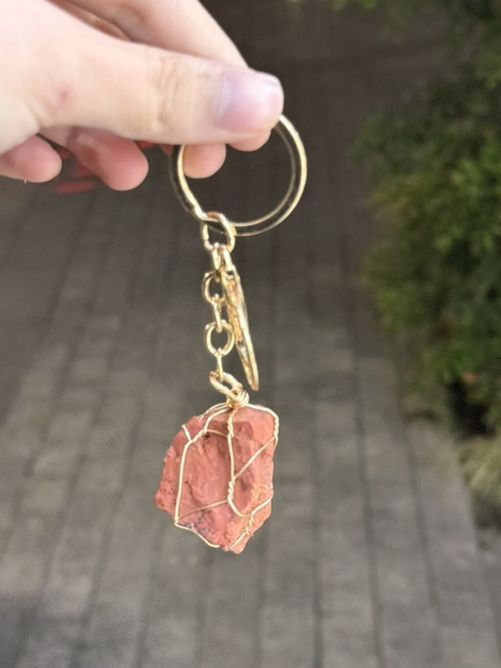 Təbii daşlı dekorativ açarlıq - Material: Qızılı rəngli metal halqa — Açar əti və əti ləkəsi, Bakı (2)
