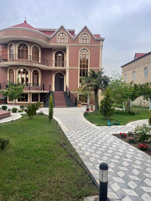 Satılır 9 otaqlı həyət evi/bağ evi 800 m² — Bakı
