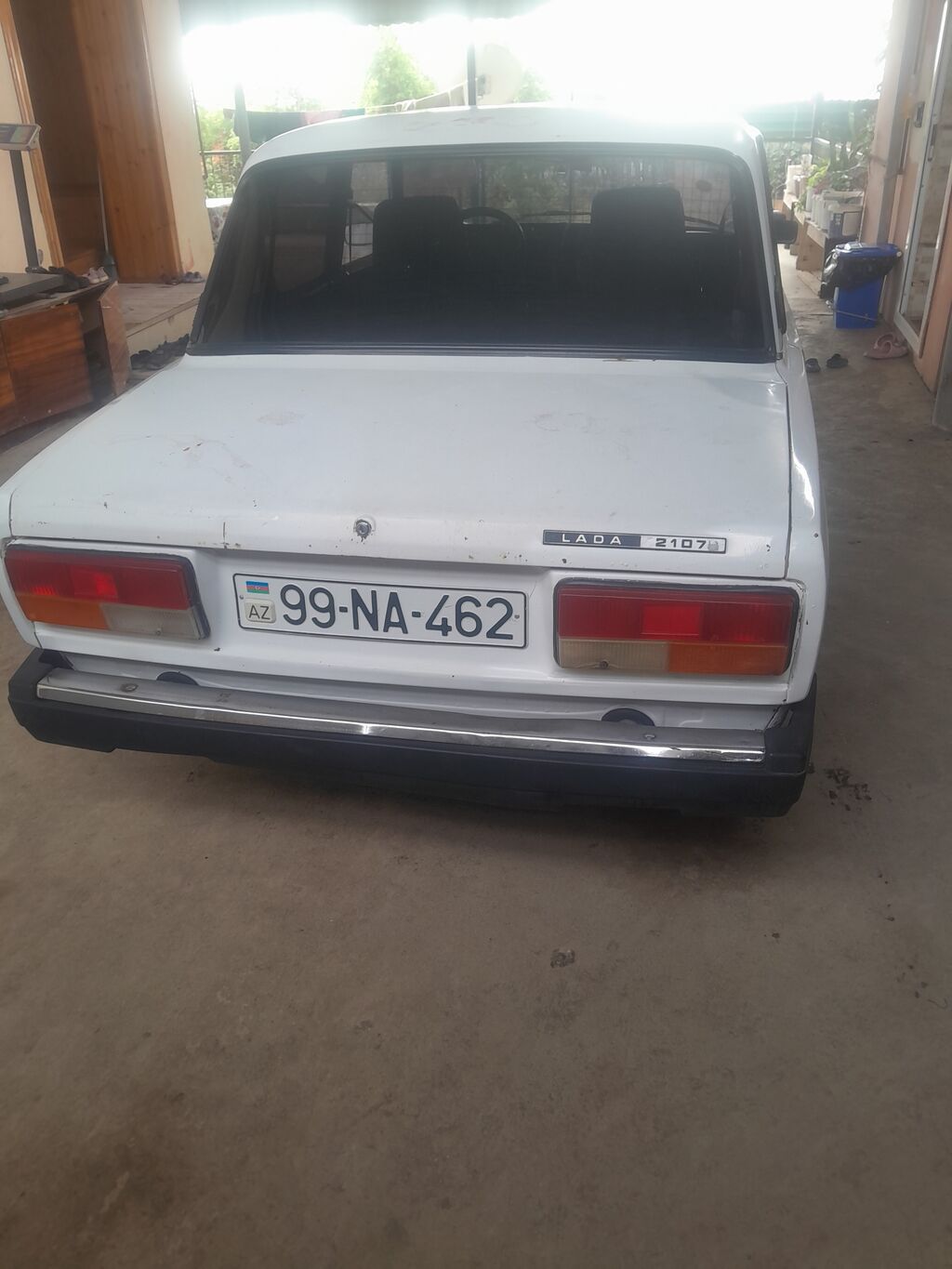 Lada 2107, ağ rəngli sedan - Kuzov: klassik kvadrat dizayn, xrom ön 99-NA-462 — Avtomobillər, Ağsu (3)