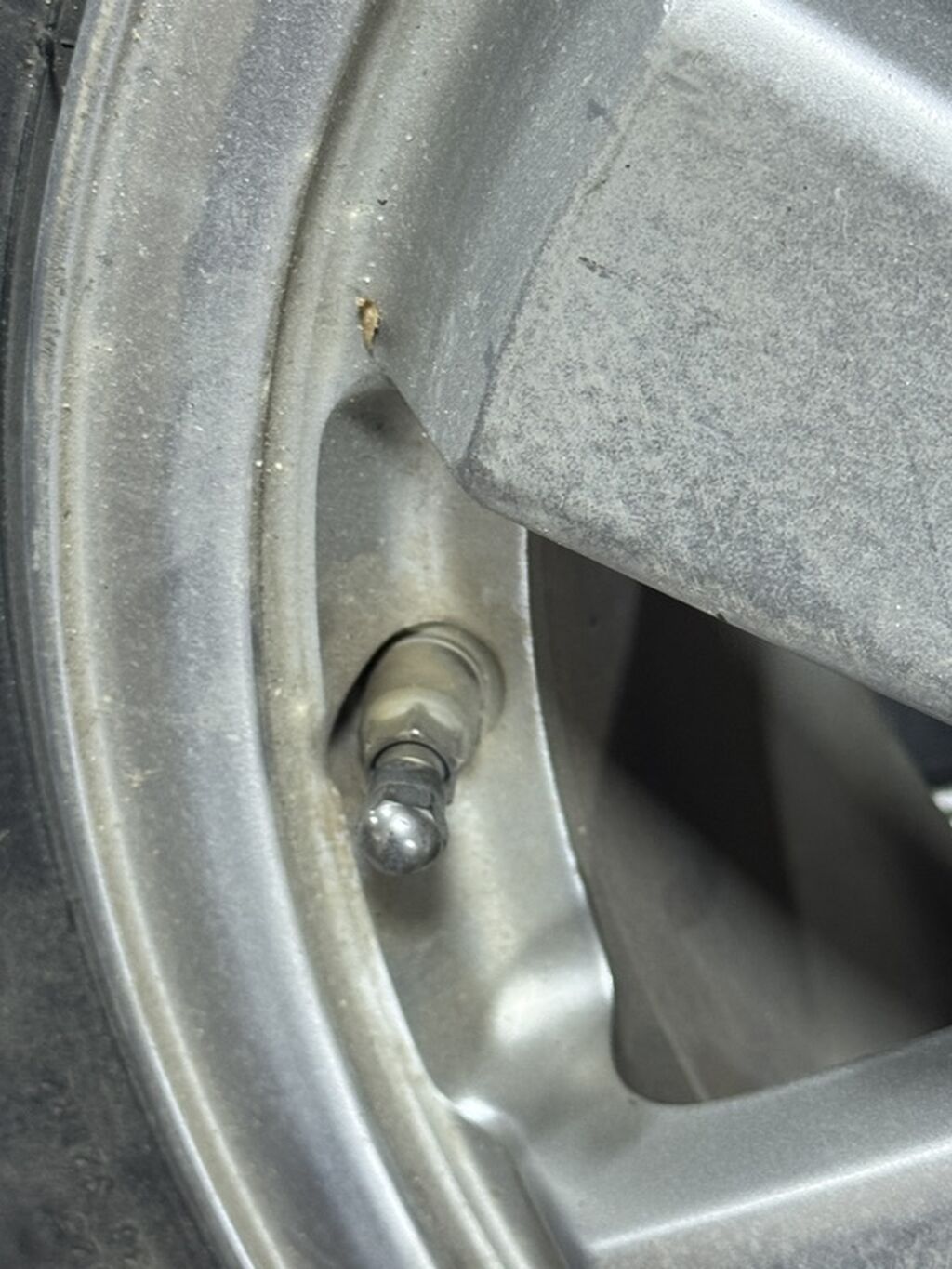 Toyota orijinal təkər diskləri və şinlər komplekti - Disk: 5 cıvata — Diskləri, Digah (2)