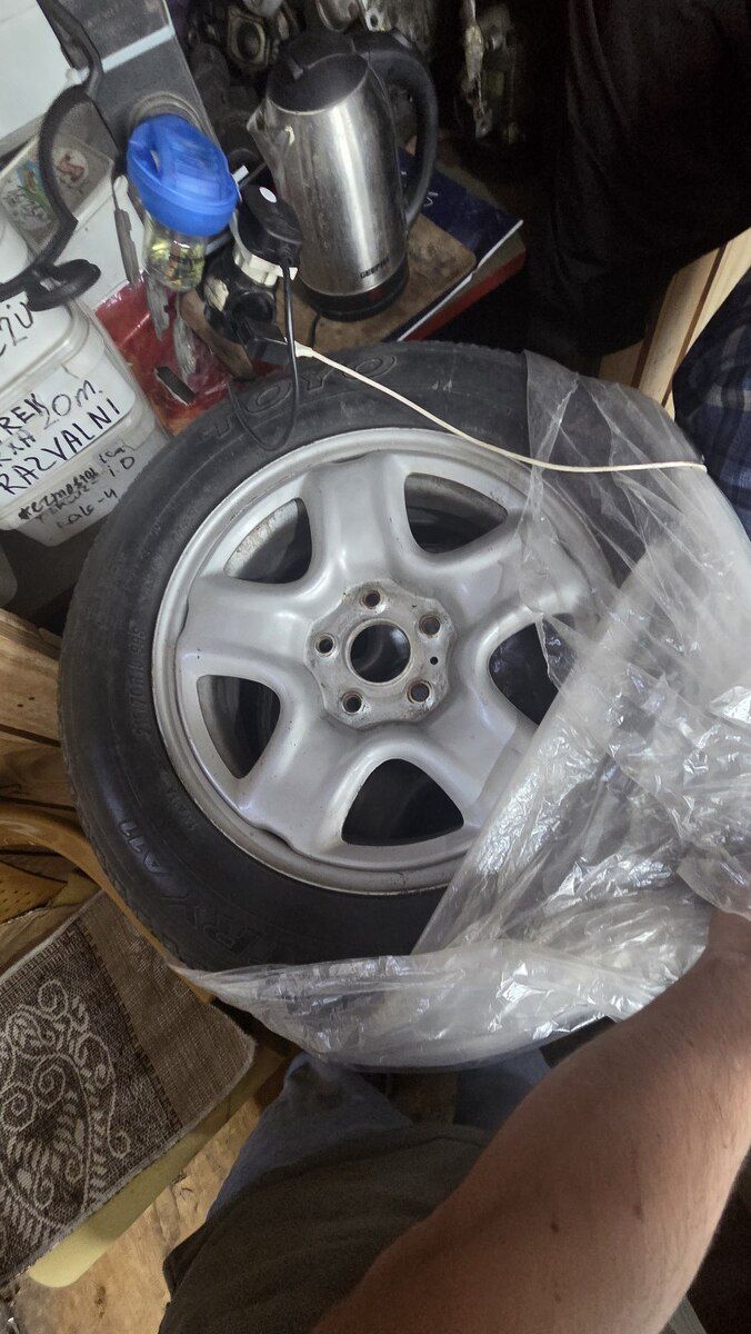 Toyota Rav 4 təkəri 215/70 R16 — Ehtiyat hissələri və aksesuarlar, Bakı (2)