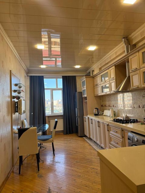 Satılır 3 otaqlı yeni tikili 130 m² — Bakı