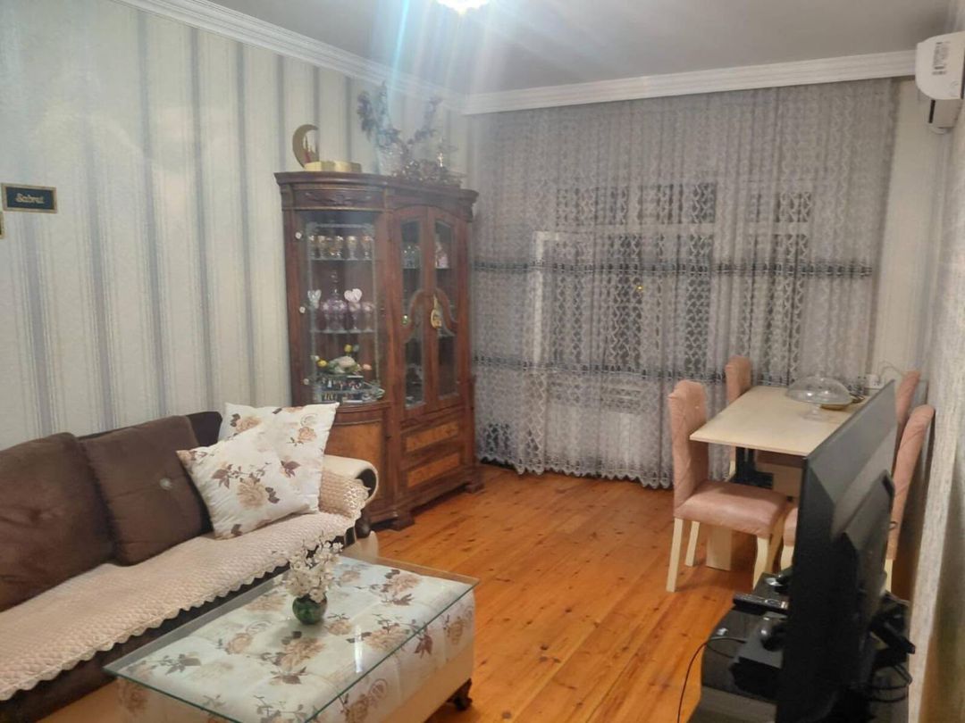 Satılır 2 otaqlı köhnə tikili 65 m² — Mənzil, Bakı (2)