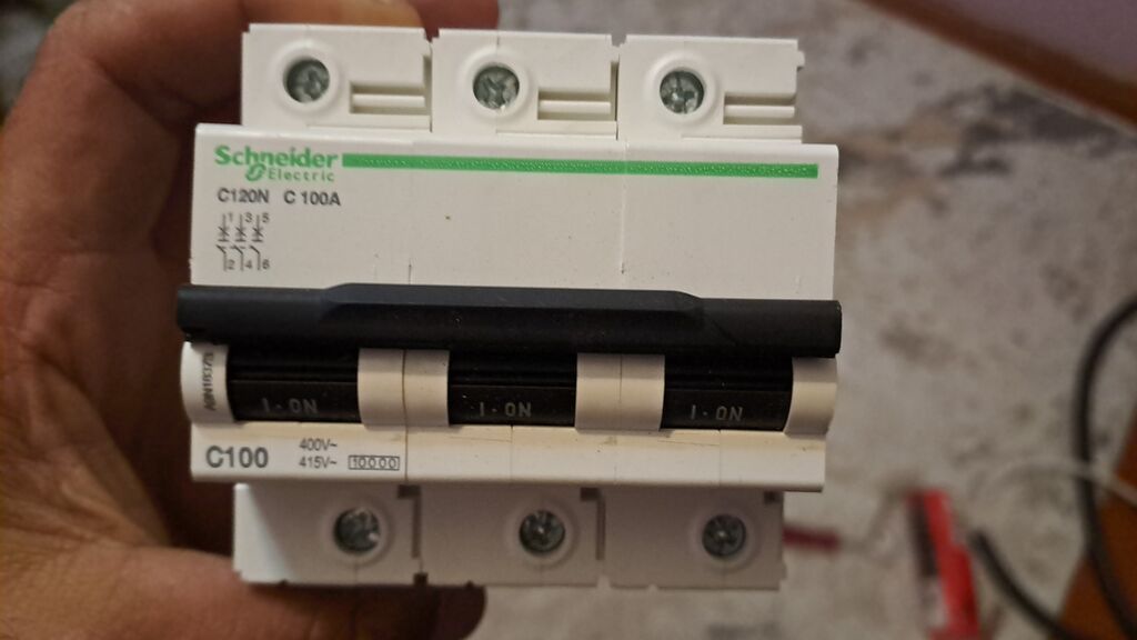 Siemens Elektrik avtomat, 3 faza — Keçici avadanlıqlar, Bakı (3)