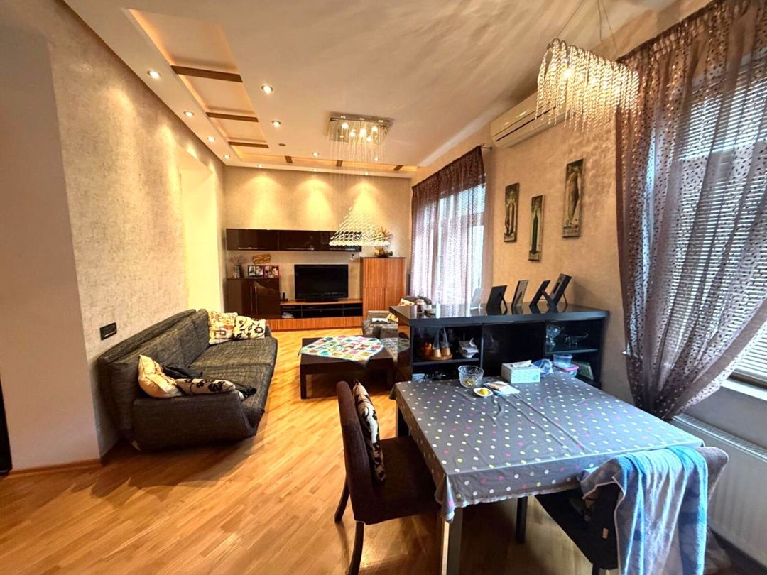 Satılır 6 otaqlı köhnə tikili 150 m² — Mənzil, Bakı