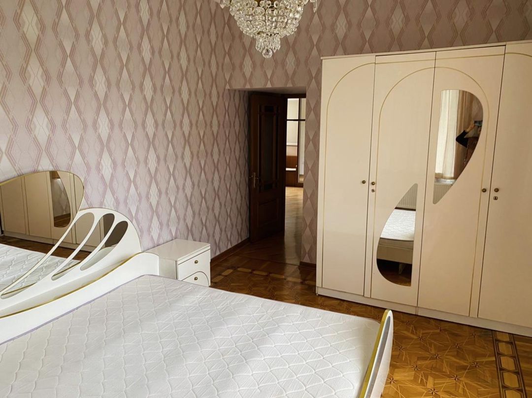 4 otaqlı mənzil, 150 m², Niyazi küçəsi, 5 — kirayə — Mənzil, Bakı (7)