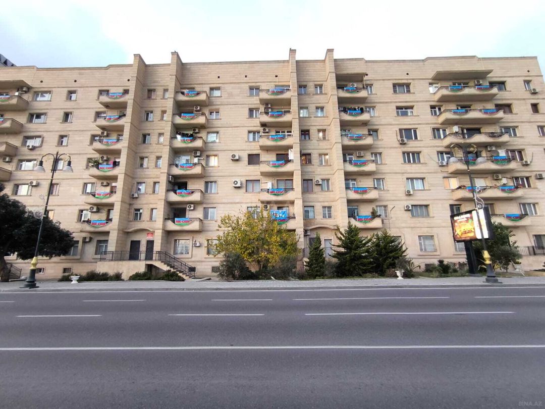 Satılır 4 otaqlı köhnə tikili 100 m² — Mənzil, Bakı