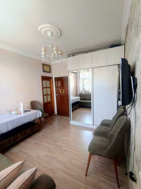 Satılır 2 otaqlı köhnə tikili 40 m² — Bakı