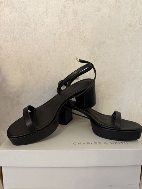 Ayaqqabı Charles Keith — Bakı