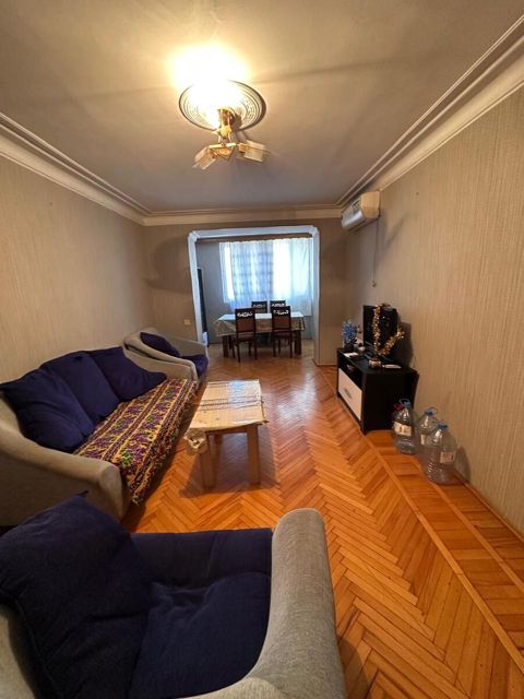 Satılır 2 otaqlı köhnə tikili 55 m² — Bakı