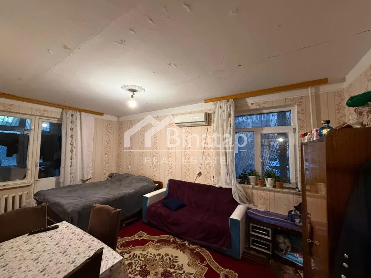 Satılır 2 otaqlı köhnə tikili 42 m², İnşaatçılar metrosu, Yasamal rayonu — Mənzil, Bakı (2)