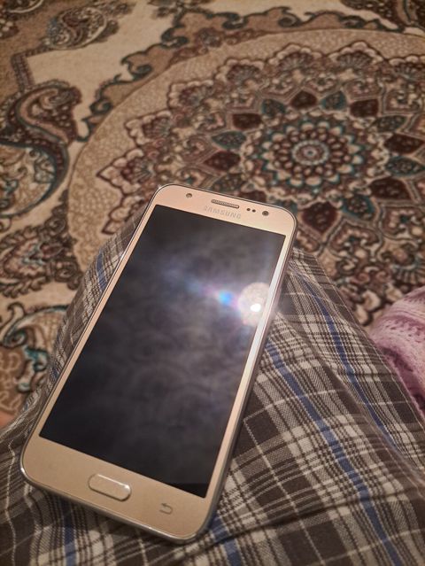 Samsung Galaxy J5, 16 GB, rəng - Qızılı, İki sim kartlı — 15 ₼ · Bakı · Samsung Samsung Galaxy J5, 16 GB, rəng - Qızılı, İki sim kartlı — Bakı