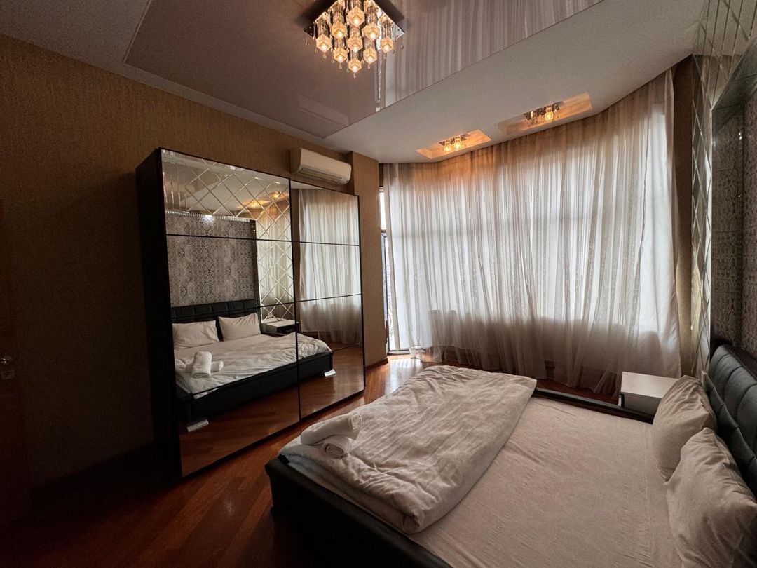 4 otaqlı mənzil, 220 m², Bülbül prospekti — Mənzil, Bakı (3)