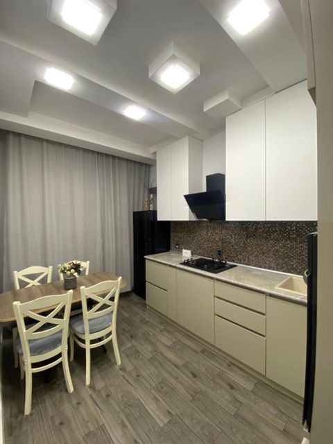 Satılır 3 otaqlı köhnə tikili 113 m² — Bakı