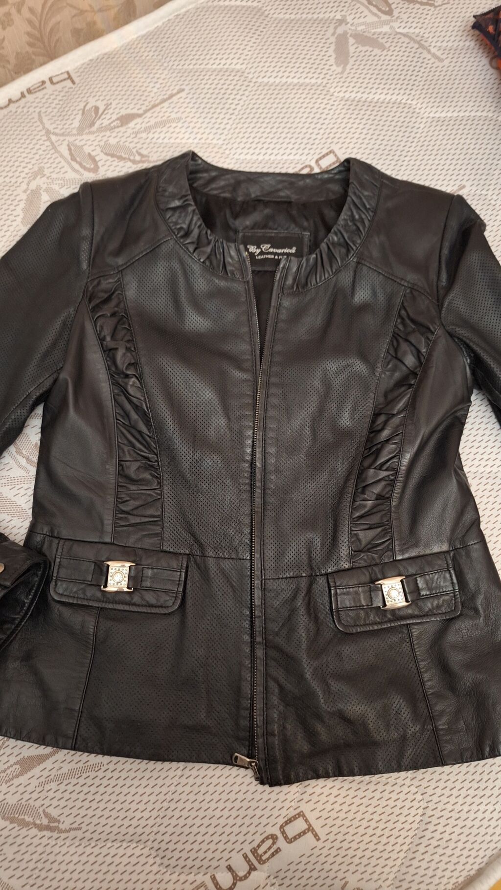 Koja kurtka. Qadın dəri gödəkçə – By Cavaricci, Leather & Fur — Jaketlər, Bakı (3)