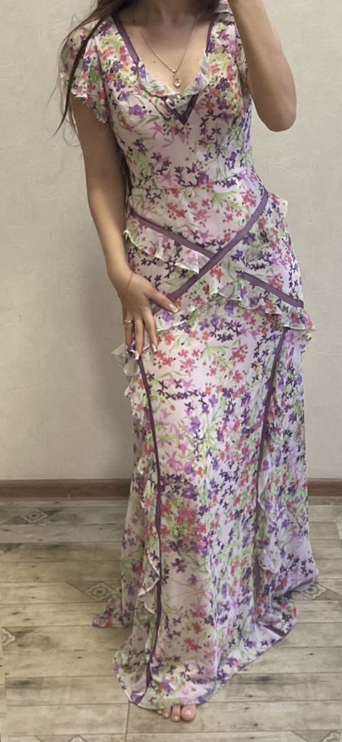 Çiçək naxışlı uzun paltar - Model: maxi uzunluq, yumşaq A-kəsim — Sumqayıt