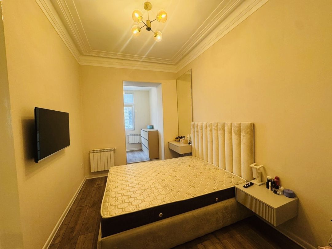 Satılır 2 otaqlı köhnə tikili 65 m² — Mənzil, Bakı (5)