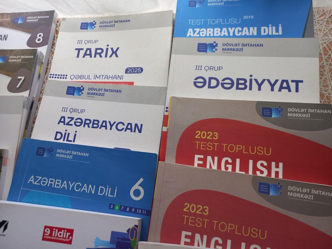 Dərsliklər — Məktəb və təhsil malları, Bakı (9)