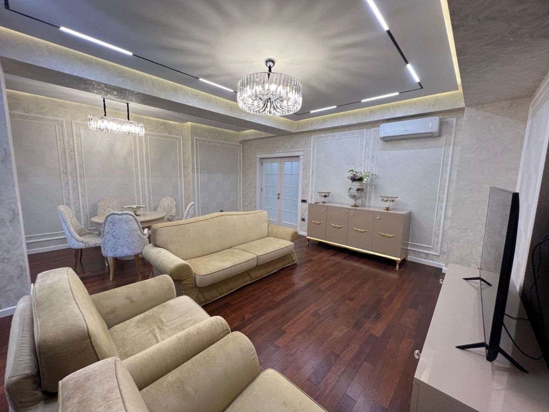 İcarəyə verilir 5 otaqlı yeni tikili 220 m² — Mənzil, Bakı (2)