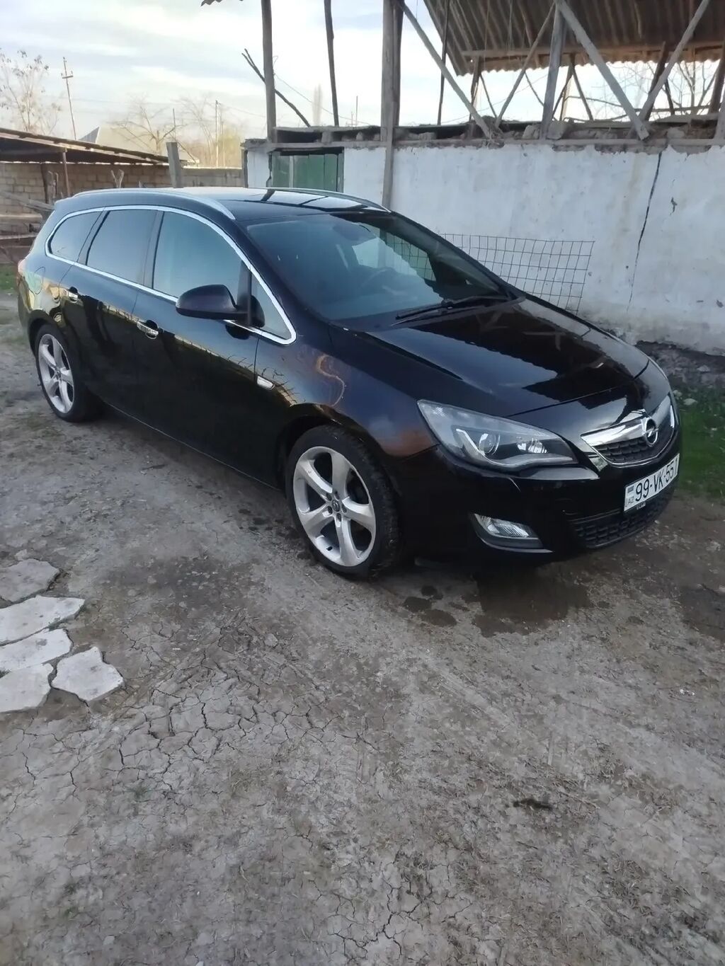 Opel Astra: 1.4 l 2011 il 310000 km Universal 99-VK-551 — Avtomobillər, Digah