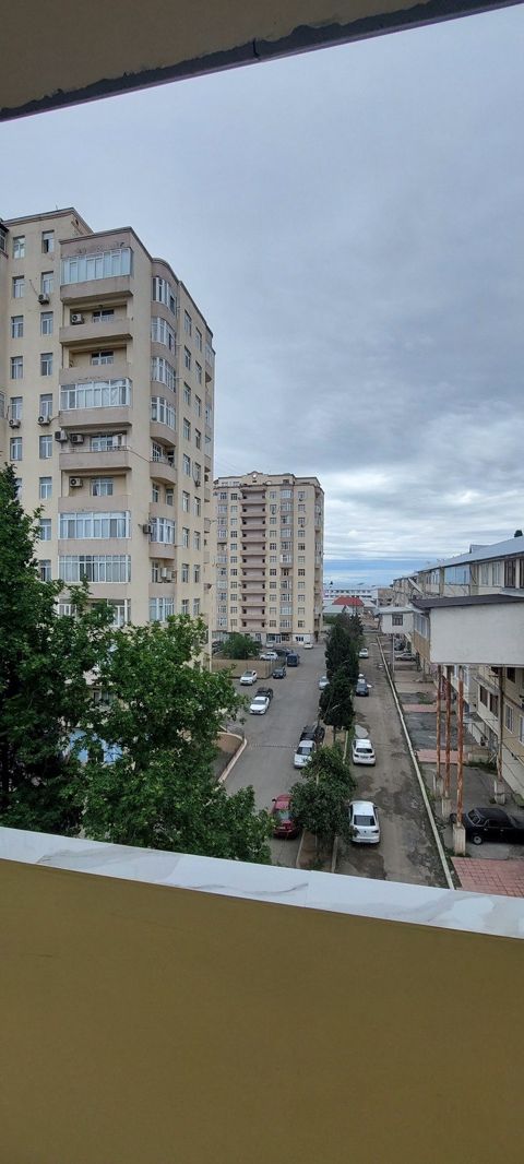 4-otaqlı mənzil kirayə verilir, Gəncə ş., 100 m² — Gəncə