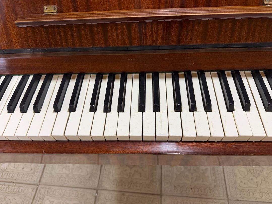 Pianino pianino köklənməsi — Musiqiə alətləri, Bakı