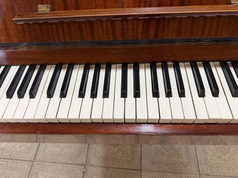 Pianino pianino köklənməsi — Bakı
