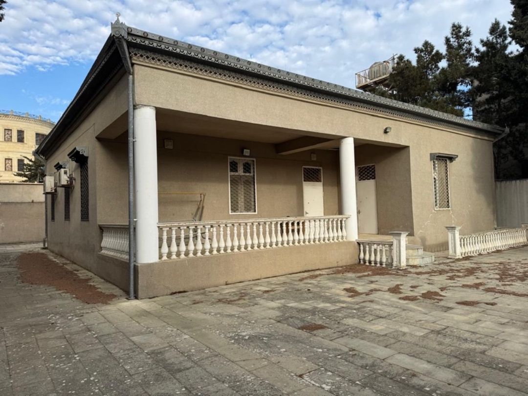 Satılır 4 otaqlı həyət evi/bağ evi 180 m² — Ev, villa, Bakı (4)