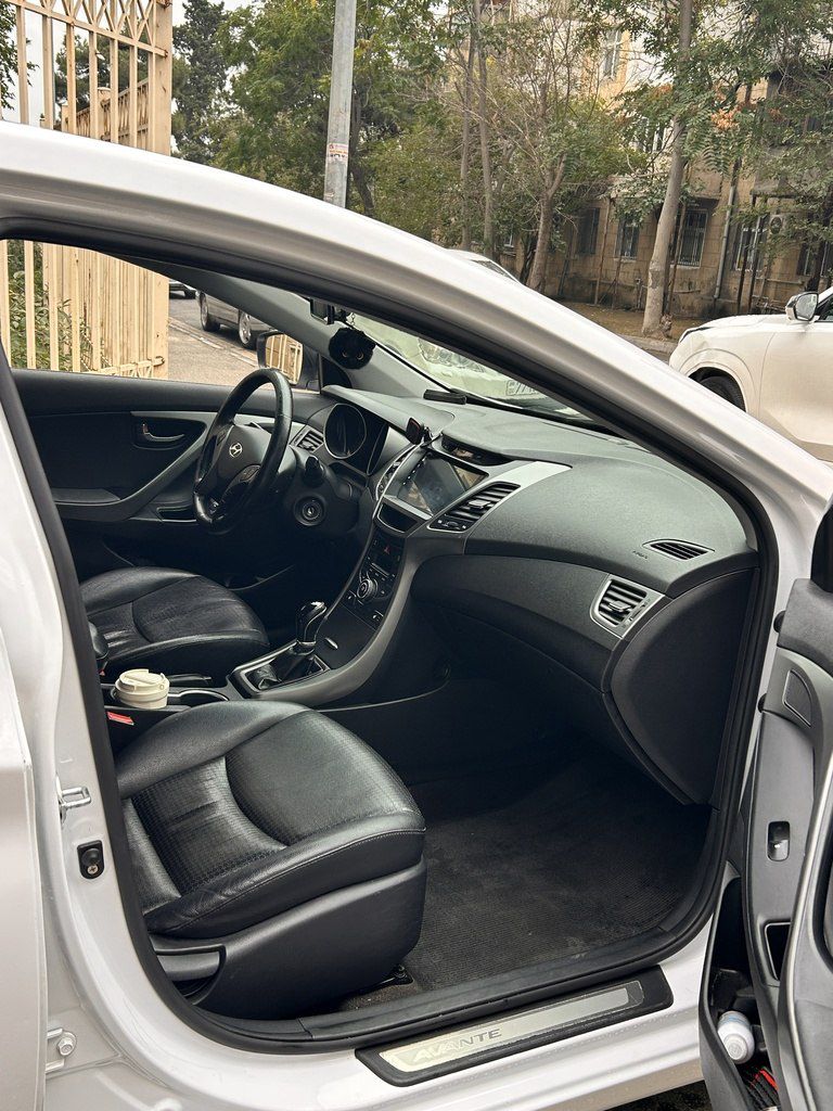 Hyundai Avante, 1.6 L, 2015 il, 228 517 km — Avtomobillər, Bakı (10)