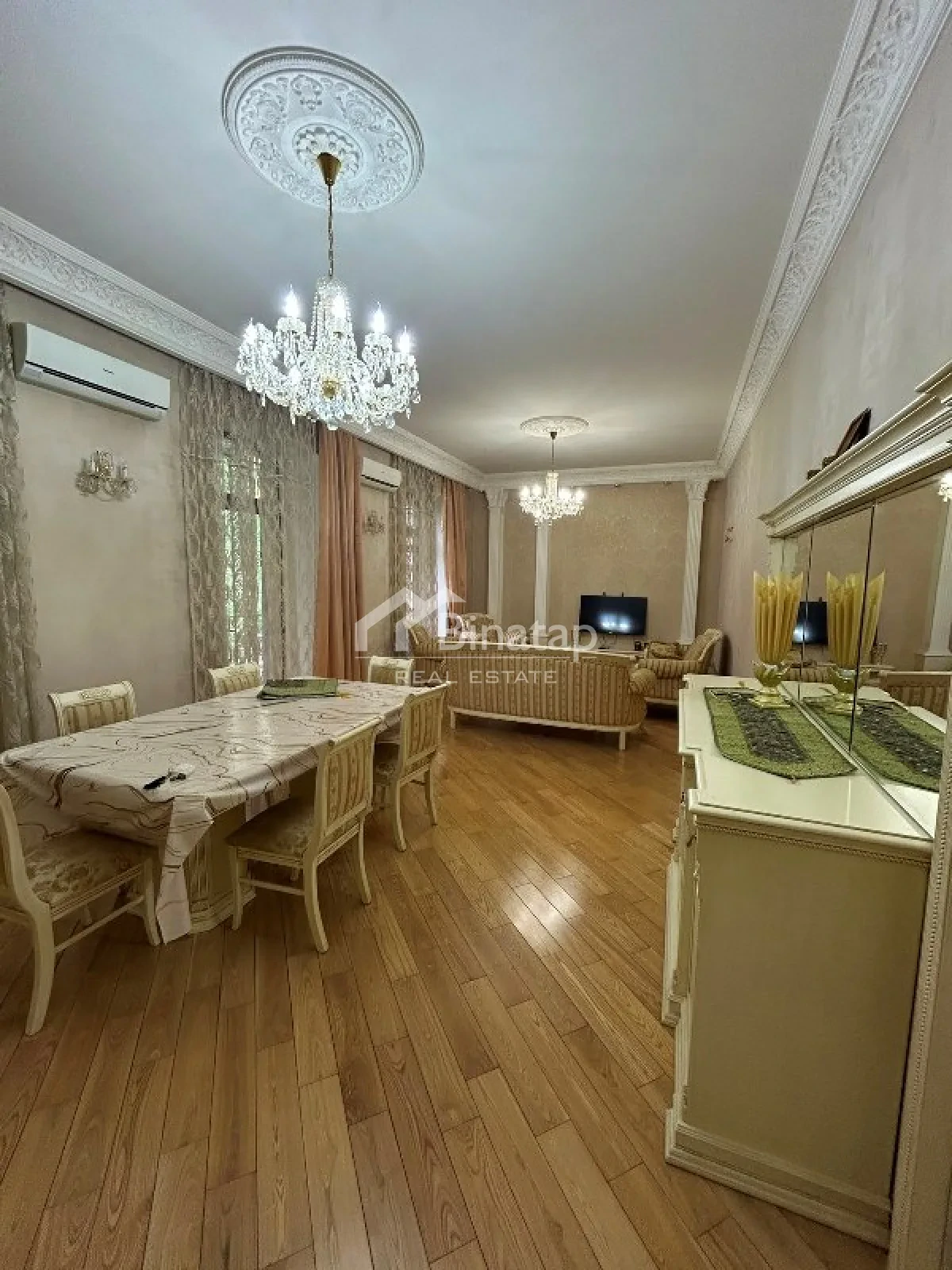 İcarəyə verilir 4 otaqlı köhnə tikili 200 m², İçərişəhər metrosu, Səbail rayonu — 1 300 ₼ · Bakı · Mənzil İcarəyə verilir 4 otaqlı köhnə tikili 200 m², İçərişəhər metrosu, Səbail rayonu — Bakı