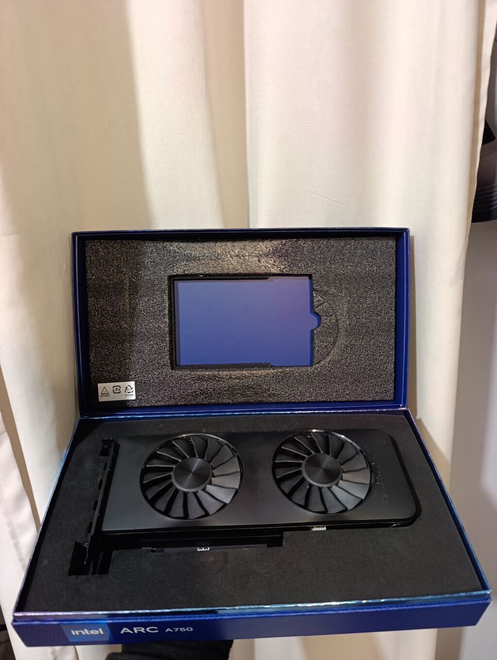 Intel ATC 750 8GB GDDR6 Model: Intel Arc A750 Limited Edition — Qrafik kartlar, Xırdalan (2)