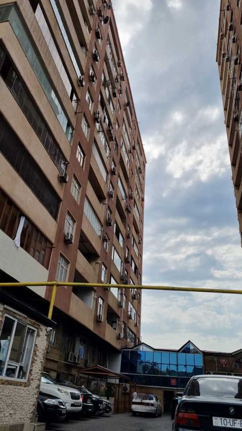 Satılır 4 otaqlı yeni tikili 151 m² — Bakı