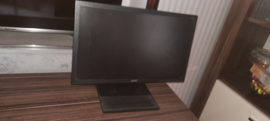 Acer LCD monitor - Ekran diaqonalı: təxminən 21–22 düym (geniş — Monitorlər, Bakı (2)