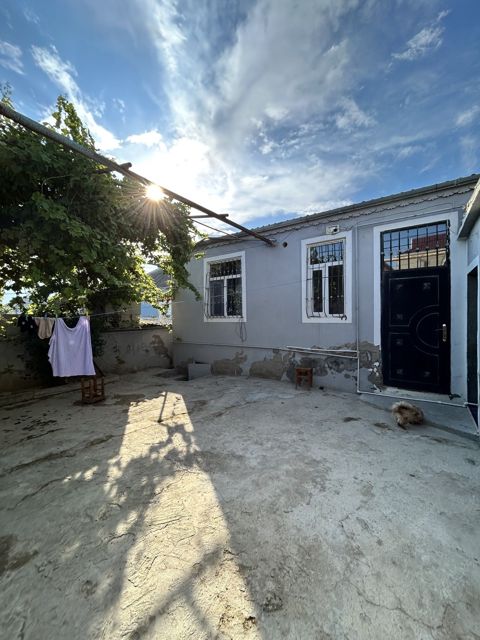 Həyət evi, Binə qəs — Bakı