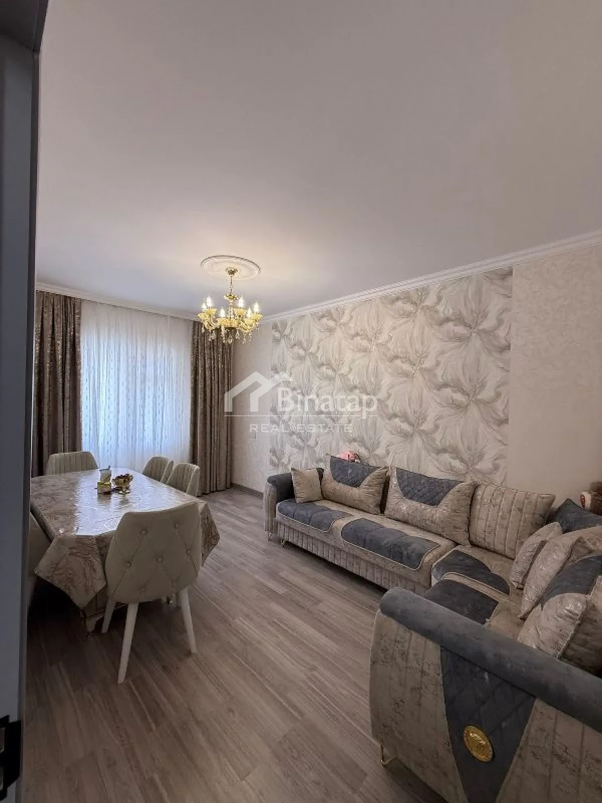 Satılır 4 otaqlı köhnə tikili 110 m², İnşaatçılar metrosu, Yasamal rayonu — Bakı