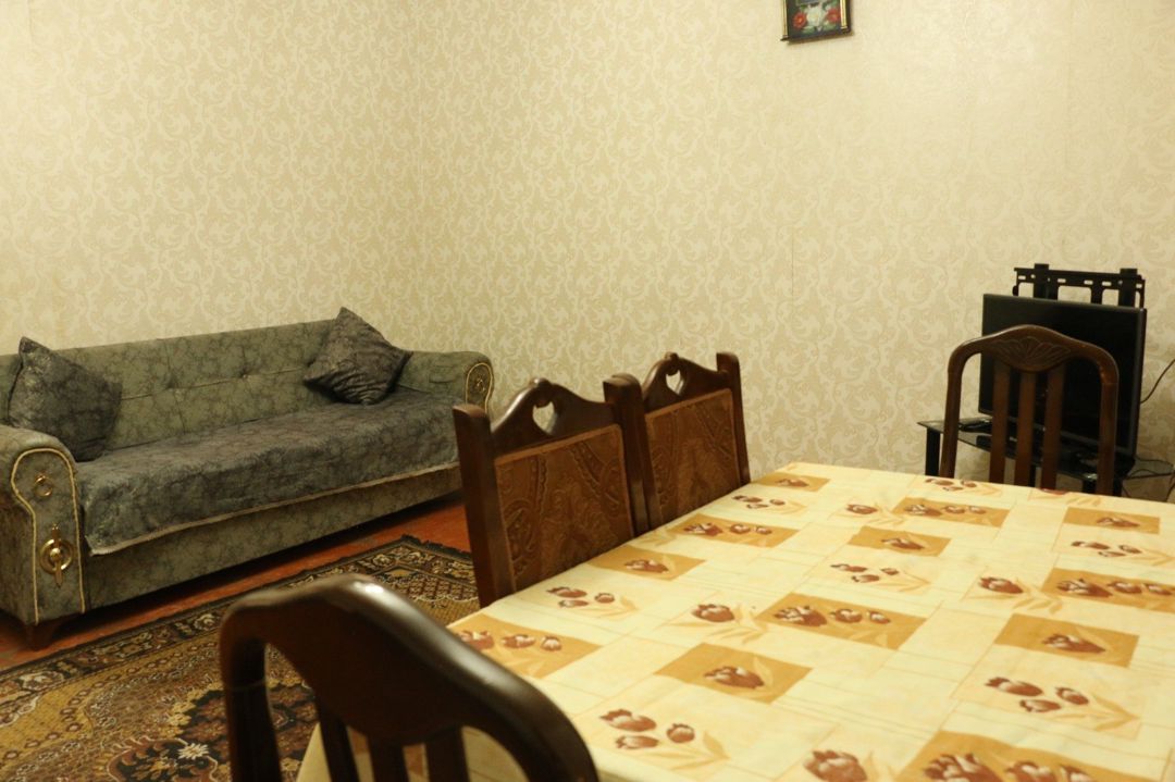 İcarəyə verilir 2 otaqlı köhnə tikili 55 m² — Mənzil, Bakı
