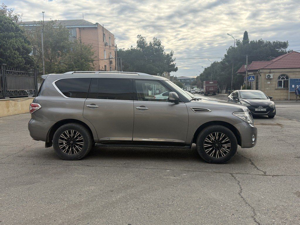 Nissan Patrol, 5.6 L, 2010 il, 238 770 km 99-TU-785 — Avtomobillər, Bakı (6)