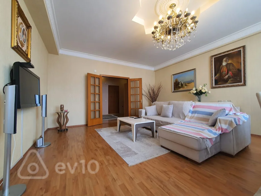 2 otaqlı mənzil, 100 m², Naxçıvani küç — kirayə — Bakı