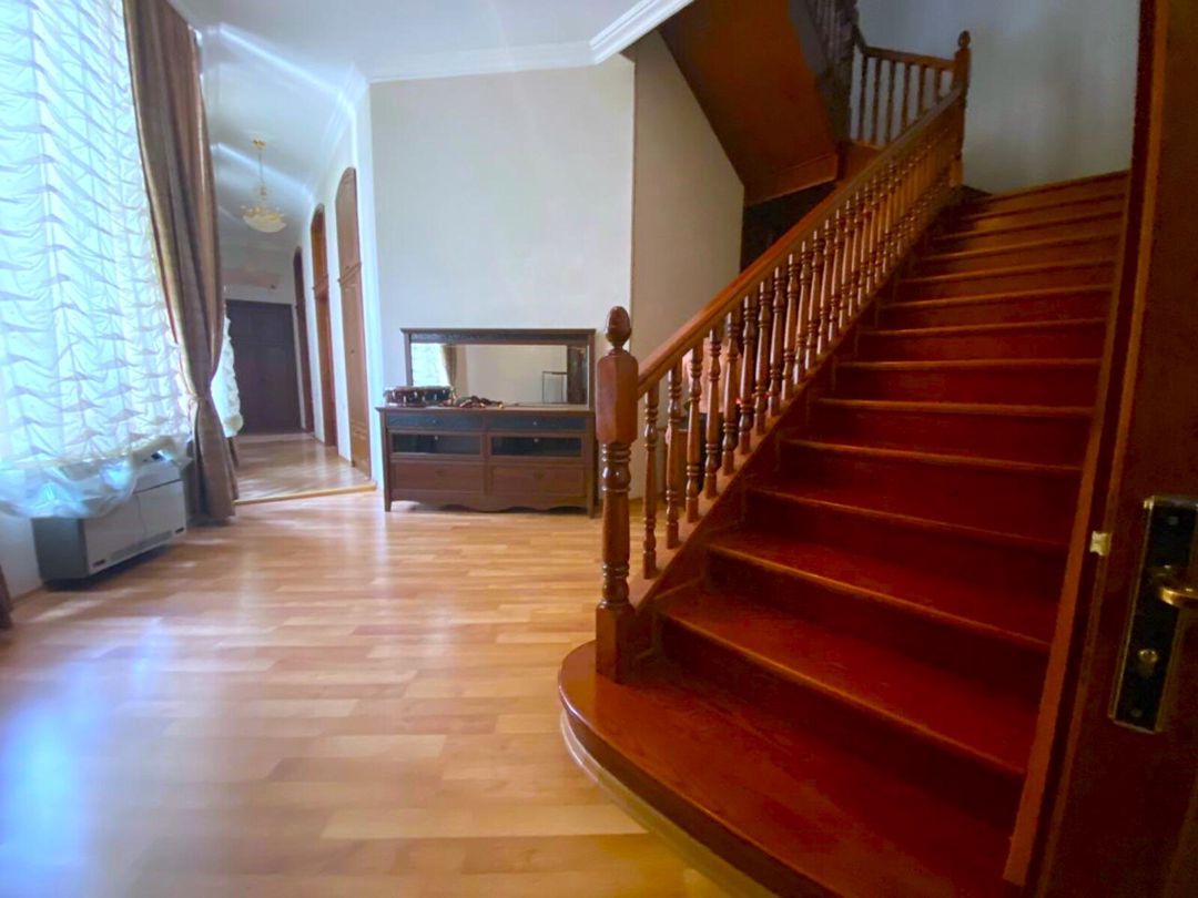 Satılır 7 otaqlı köhnə tikili 238 m² — Mənzil, Bakı (9)